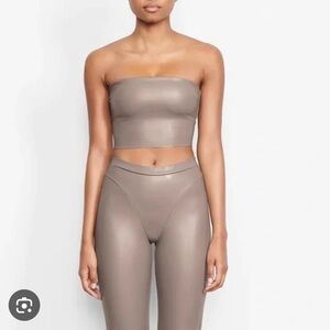 Skims Faux Leather Crop Top Gray L